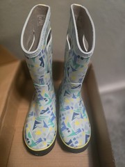 BOGS Boots Kids Size 6 Blue Multi