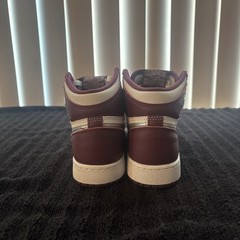 Size 4-5 – Jordan 1 Retro High OG ‘Bordeaux (GS)’