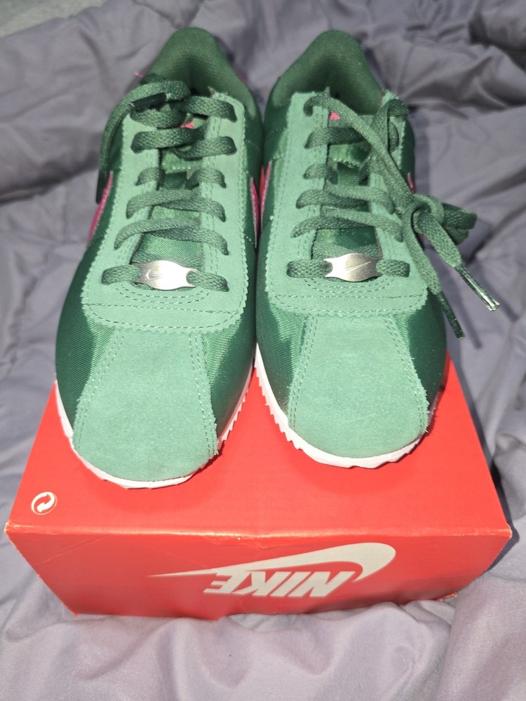 Nike Cortez Textile Big Kids‘ Size 4 Y- Shoes (Gorge Green/White/Wild Cherry)