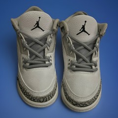 Size 4 (GS) – Jordan 3 Mid Hide N‘ Sneak