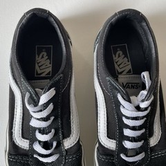 Vans Off The Wall Old Skool Kids Size 2 Classic Sneaker Black Sidestripe Shoes