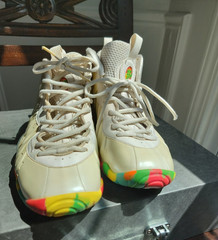 Nike Fruity Pebbles Youth Sneakers Neon Soles 7Y US 6 UK 09/14 644791-100 10/14