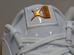 Nike A’One SE (GS) – A’ja Wilson – Size 6.5Y – IQ5820 100 – White / Yellow – NEW
