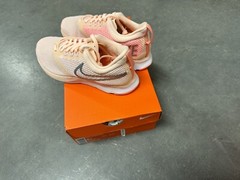 NIB NIKE STRIKE (GS) Sneakers Youth Size 4Y/Eur 36