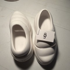UGG Big Kid’s Size 3 Sport Yeah Clog Shoes white 1133771K new in box