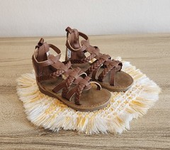 Carters Brown Braided Gladiator Sandals Childrens Kids Size 4 Zipper Close Smile