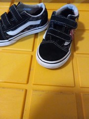 Authentic VANS Old Skool Kids Shoes Size 8. Pre Owned Good Condition See Photos