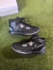 Nike Kyrie Infinity Black Silver Athletic Shoes Youth Size 6Y / 7.5 W DD0334-005