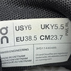 On Running Cloud 5 Triple Black Sneakers Youth US 6Y Athletic Shoes 3YD11440485