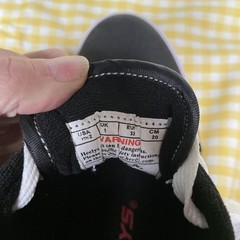 Heelys Pro 20 | 2 | Youth Black Red White Wheeled Lace Up Shoe HE100757 EUC!