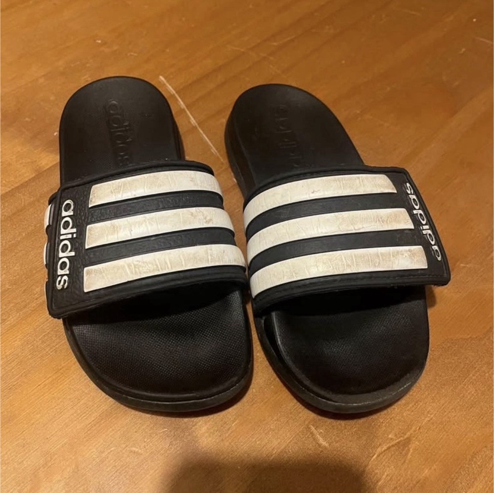 adidas Unisex Kids Black/White 3-Stripe Slide Sandals Slip-On Open Toe