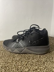 NIKE Kyrie Flytrap Sneakers 4.5Y Youth Sportswear Low Top Black AA1154-011