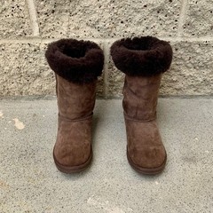 UGG AUSTRALIA Classic Tall Shearling Boots Kids 3 Euro 33 11″ Chocolate Brown