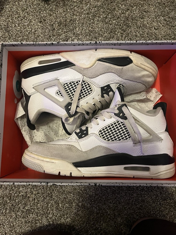 Size 7 (GS) – Jordan 4 Retro Mid Military Black