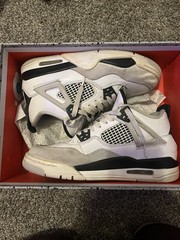 Size 7 (GS) – Jordan 4 Retro Mid Military Black