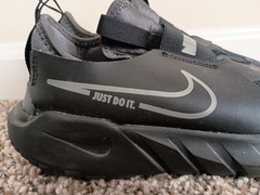 Nike Flex Runner 2 Youth Size 4.5 Y Black Athletic Shoes Sneakers DJ6038-001