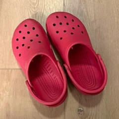 Crocs Unisex Kids Red Classic Clog Slip-On Shoes US Size 4 Rubber