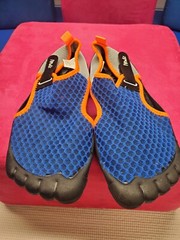 Newtz Blue Orange Lightweight Breathable Water Shoes size Big Kid 4/5