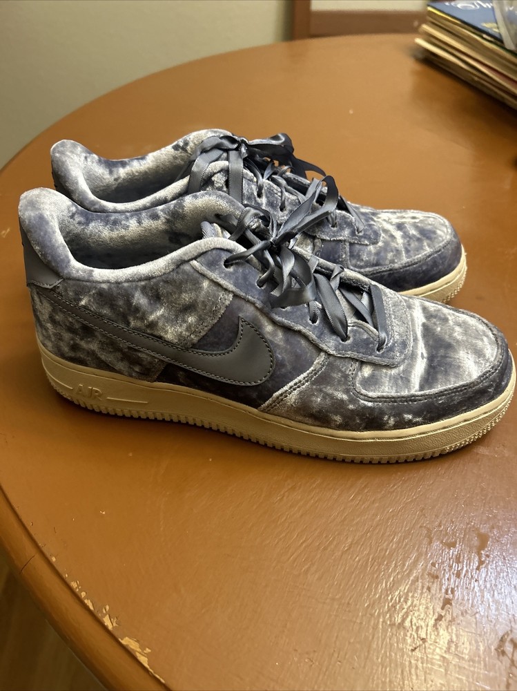 Nike Air Force 1 LV8 GS Youth Size 7Y Dark Sky Blue Velour Shoes 849345-401