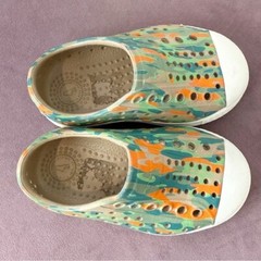 Native Jefferson Flax Tan Green Slip On Shoes Size 5
