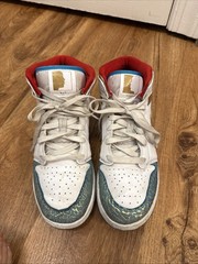 Air Jordan RETRO 1 MID ‚SNEAKER SCHOOL NC TO CHICAGO GS YOUTH 6.5Y [FB2212-100]