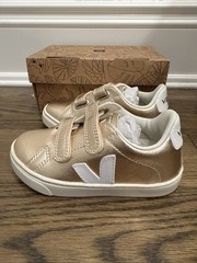 NWT Veja Small Esplar Chromefree Platine and White Toddler Size 10 US/27 EUR