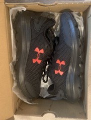Size 3.5 (GS) – Under Armour Surge 2 Low Black Red