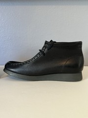 Clarks Wallabee Boot Smooth Black Leather Size 2.5 KIDS / JUNIORS