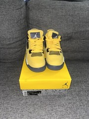 Air Jordan 4 Retro GS Lightning Size 5Y Kids