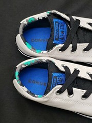 CONVERSE All-Star LowTops Off-White/Camo Sneakers Unisex Youth/Jr. US-3 (656033F