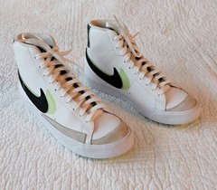 Nike Blaze Mid ’77 SE Size 7y DD1874-100