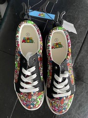 Official Nintendo Ground Up Super Mario Bros Shoes Youth size 5 Low Canvas NWT