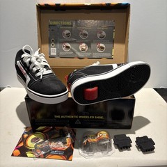 Heelys Brand Sneakers. with box. YOUTH Size 2 (33 EUR) Wheeled Skate Shoes