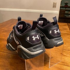 Under Armour Performance Youth 5 1/2 Black Sneaker
