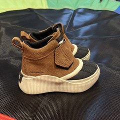 Sorel Waterproof Boots Size 9 Little Kid Suede
