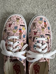 VANS x Peanuts Snoopy Pink Canvas Low Top Lace Up Sneakers 6 womens 4.5 men