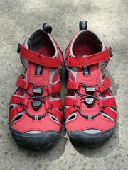 Keen Newport H2 Youth Sandals Sz 2 Ribbon Red Lace-Lock Bungee Hook & Loop Used