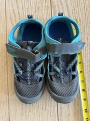 OshKosh B’gosh Gray & Blue Rubber Soled Water Shoes w/Hook & Loop Closure Sz 1