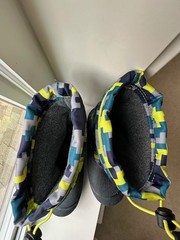 BOGS Snow Shell Boots Winter Insulated Kids Youth Size 2