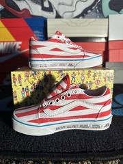 VANS Old Skool – White/red Striped – Size 12c – “where’s Waldo”