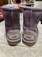 UGG Australia Toddlers Classic Boots Style 1017703T Size 6 PURPLE