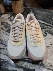 Air Max 1 GS Size 6.5 White/tan