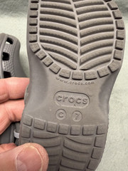 (jab-64) Children’s CROCS – size 7 – see photos