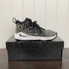 Nike LeBron XVII (PS) Black/Gray/White Kids 1Y Mid Top Basketball BQ5595-002