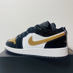Size 6.5 (GS) – Jordan 1 SE Low Gold Toe
