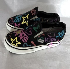 VANS Classic Slip-On Graffiti Glitter Hearts & Stars, Black 7.5 Toddler & Infant