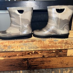 Ugg toddler rain boots size 10 grey camo worn 1 time