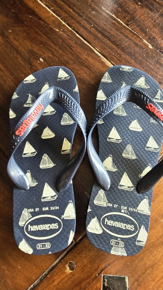 Very Nice Havaianas 33/34 in Blue