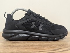 Under Armour Unisex Charged Assert 9 Black Sneakers Running Size 6Y