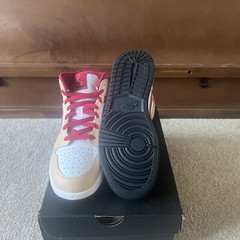 Air Jordan 1 Mid White Onyx Light Curry Beige Red Size 6y. Slight box damage